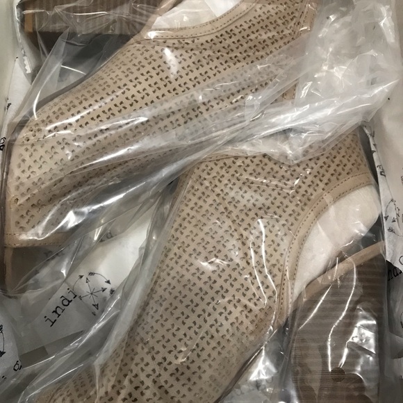 Indigo Rd. Women's Ibina Sandals - Picture 7 of 7